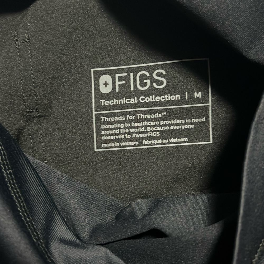 Black maternity fig scrubs size medium.